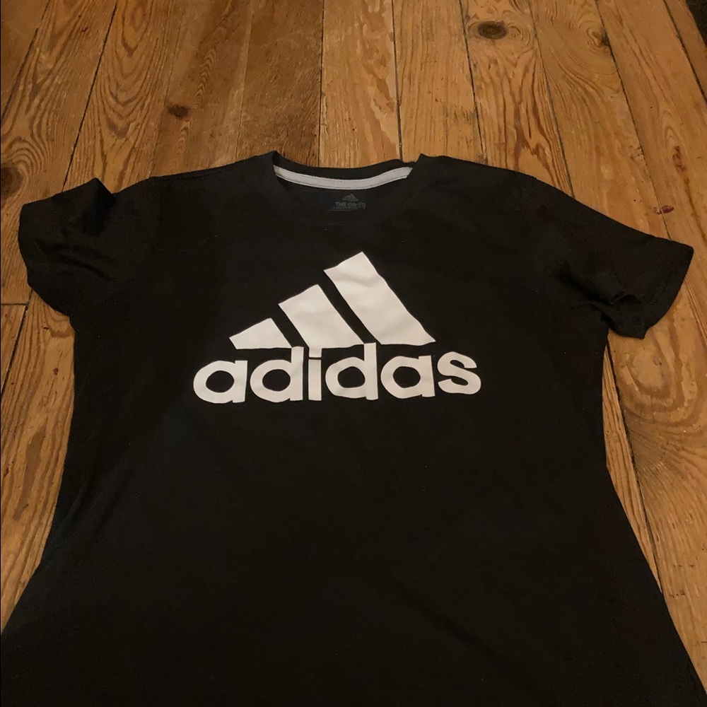 Addias tee